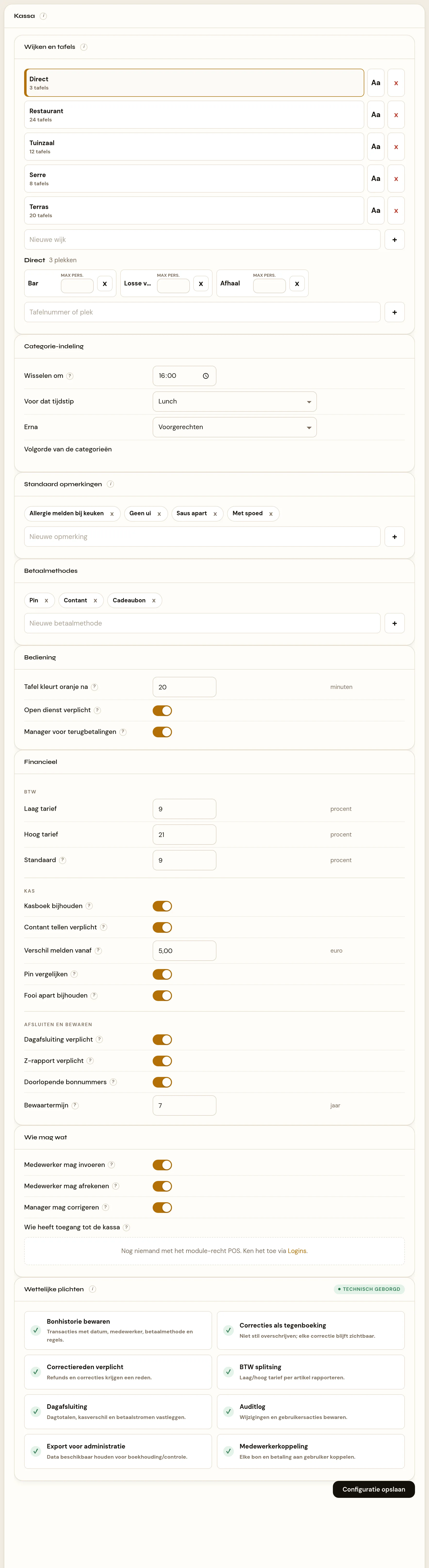 Het tabblad Kassa in de instellingen. Het configuratiescherm van de kassa staat er ingebed in, zonder eigen kop of navigatie: eerst het blok Wijken en tafels met links de wijken en rechts de tafels van de gekozen wijk, daaronder de blokken Categorie-indeling, Standaard opmerkingen, Betaalmethodes, Bediening, Financieel, Wie mag wat en Wettelijke plichten, en onderaan de knop Configuratie opslaan.